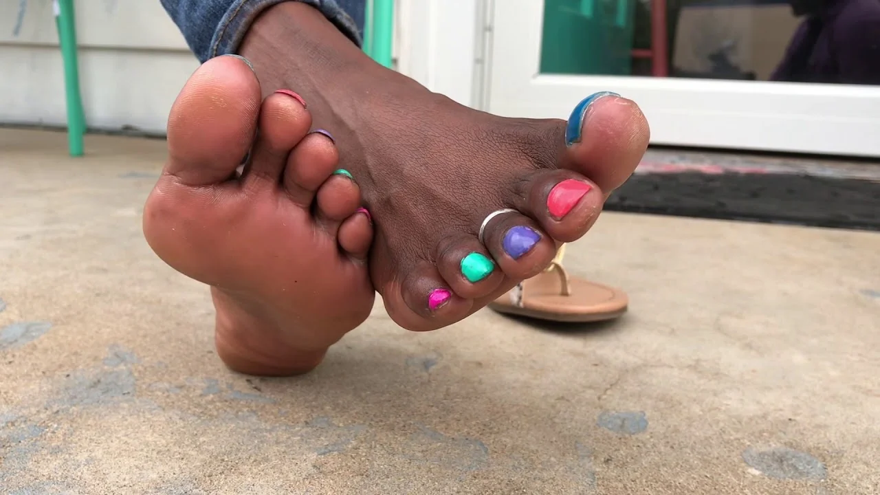 Ebony Feet Teal Toes Oil